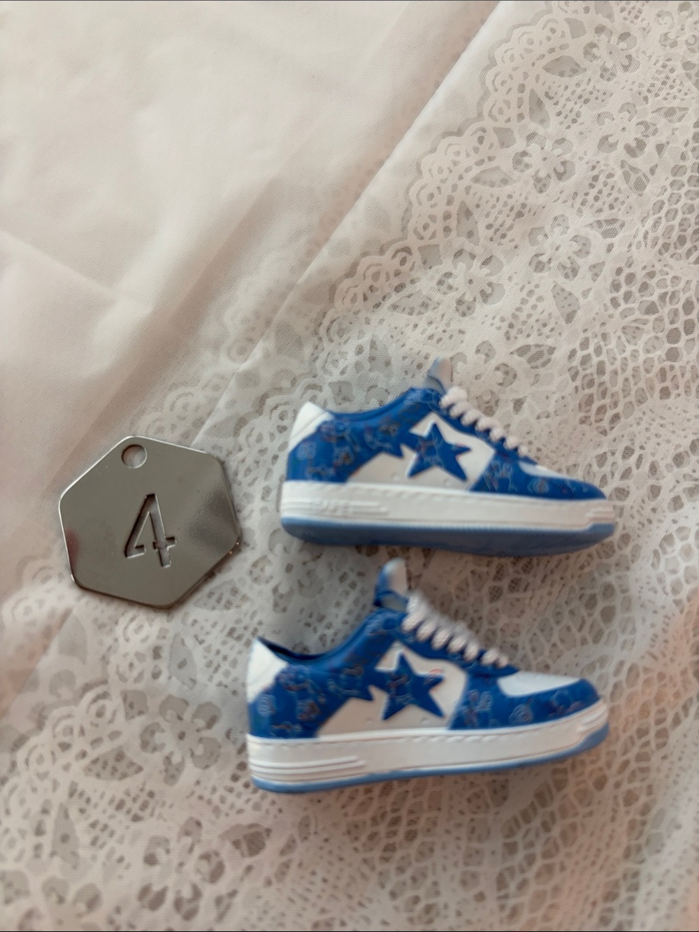 4, One Pair of B-PE Logo Blue Star Mini Sneakers For Labubu dolls
